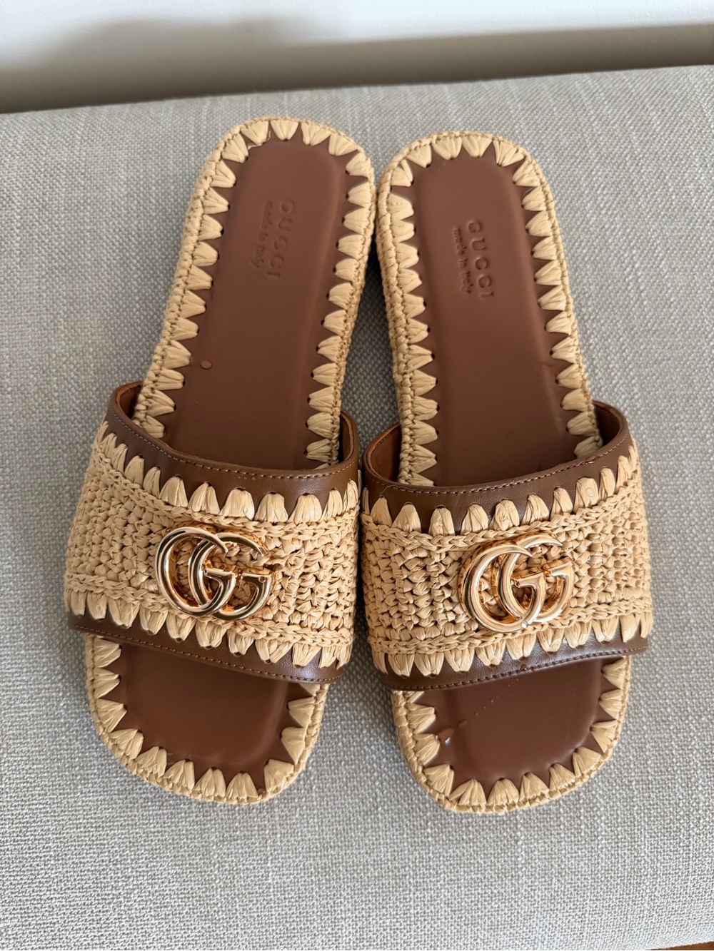 Gucci Tan Raffia & Leather Slide Sandals with Gold Double, NEW without box, 39